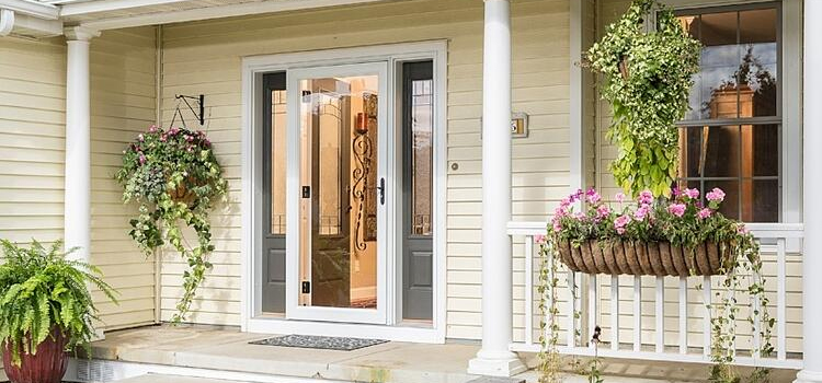 screen door installation in Grimsby