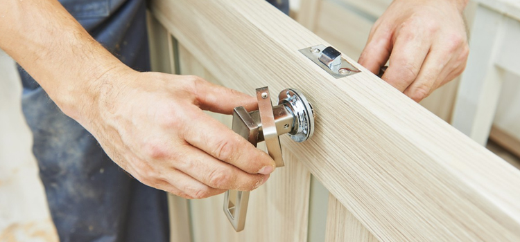 interior door repair Grimsby