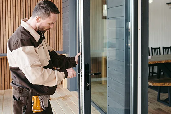 Grimsby-screen-door-repair