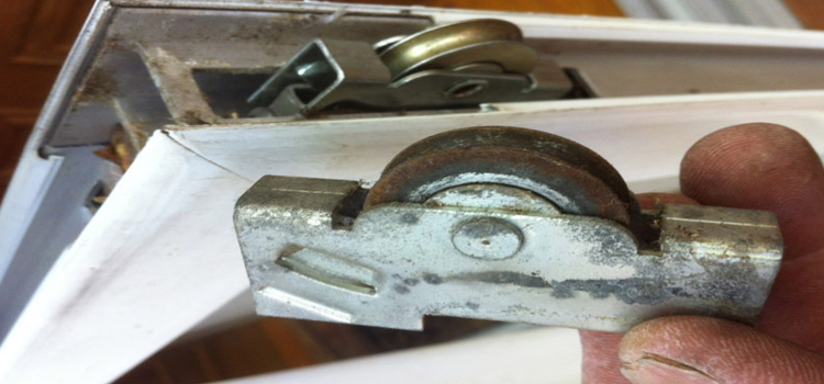 screen door roller repair in Grimsby